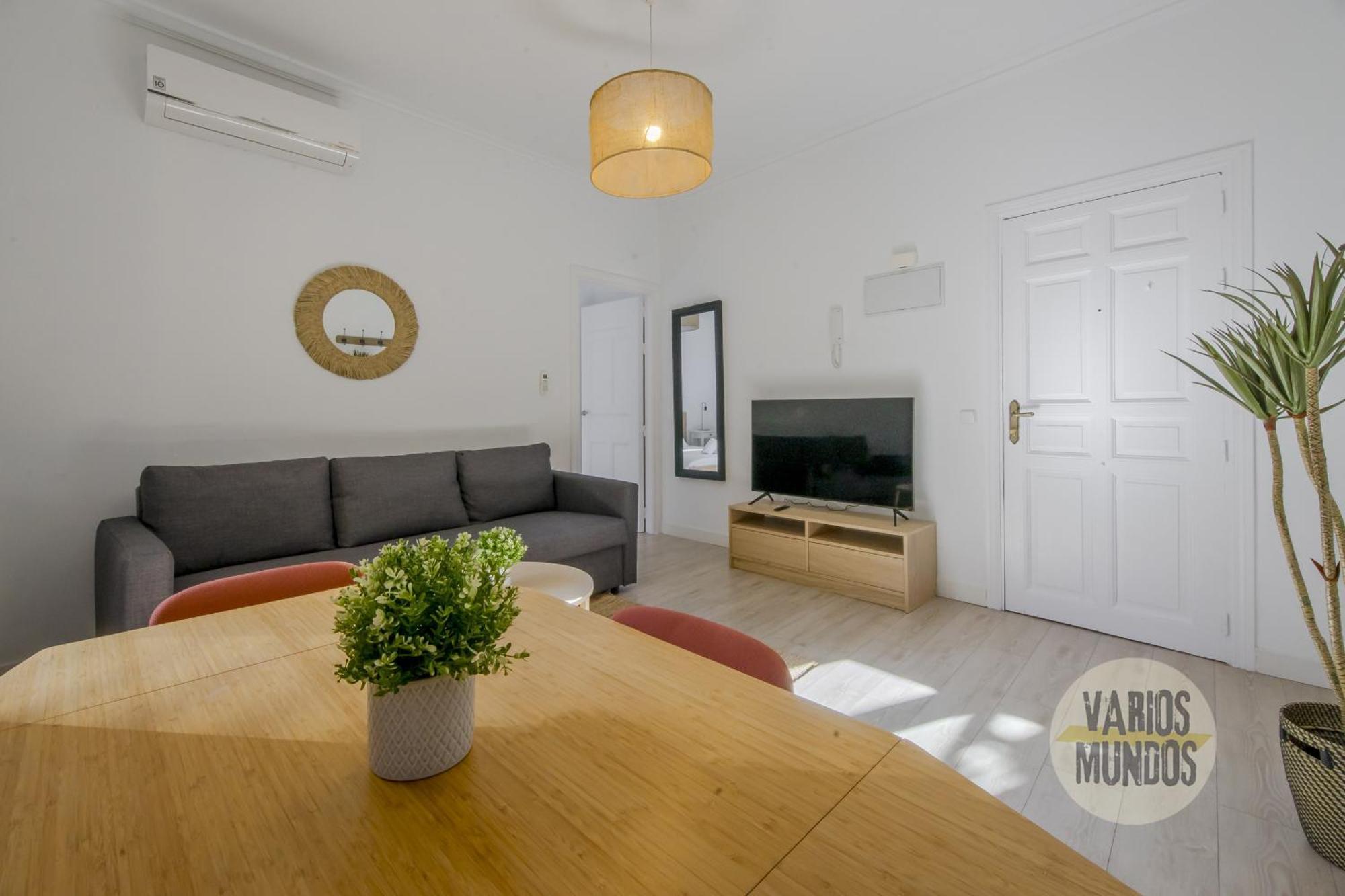 Elegant Apt Para 4Pax En Las Letras-Cortes Madrid Esterno foto