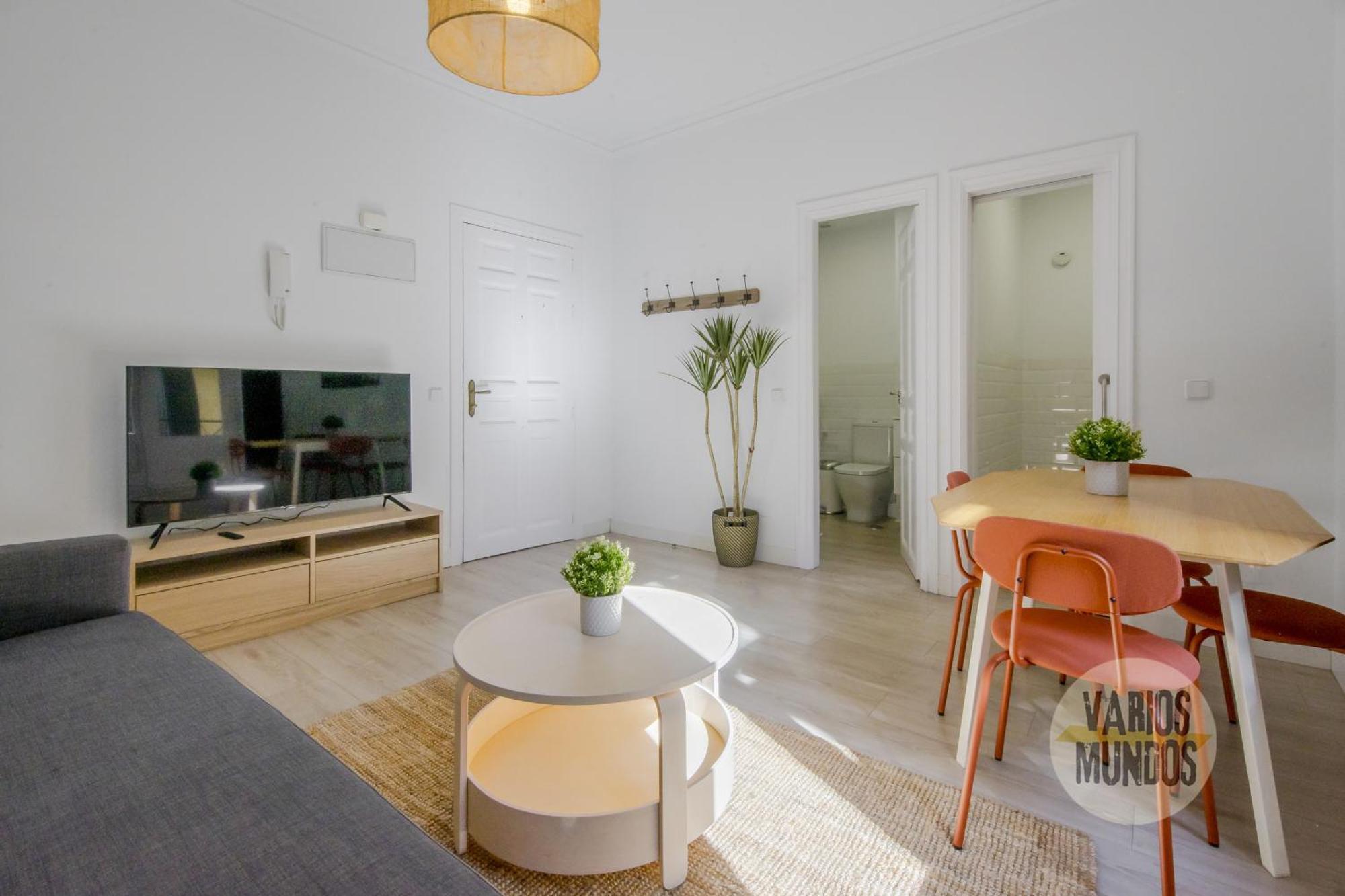 Elegant Apt Para 4Pax En Las Letras-Cortes Madrid Esterno foto