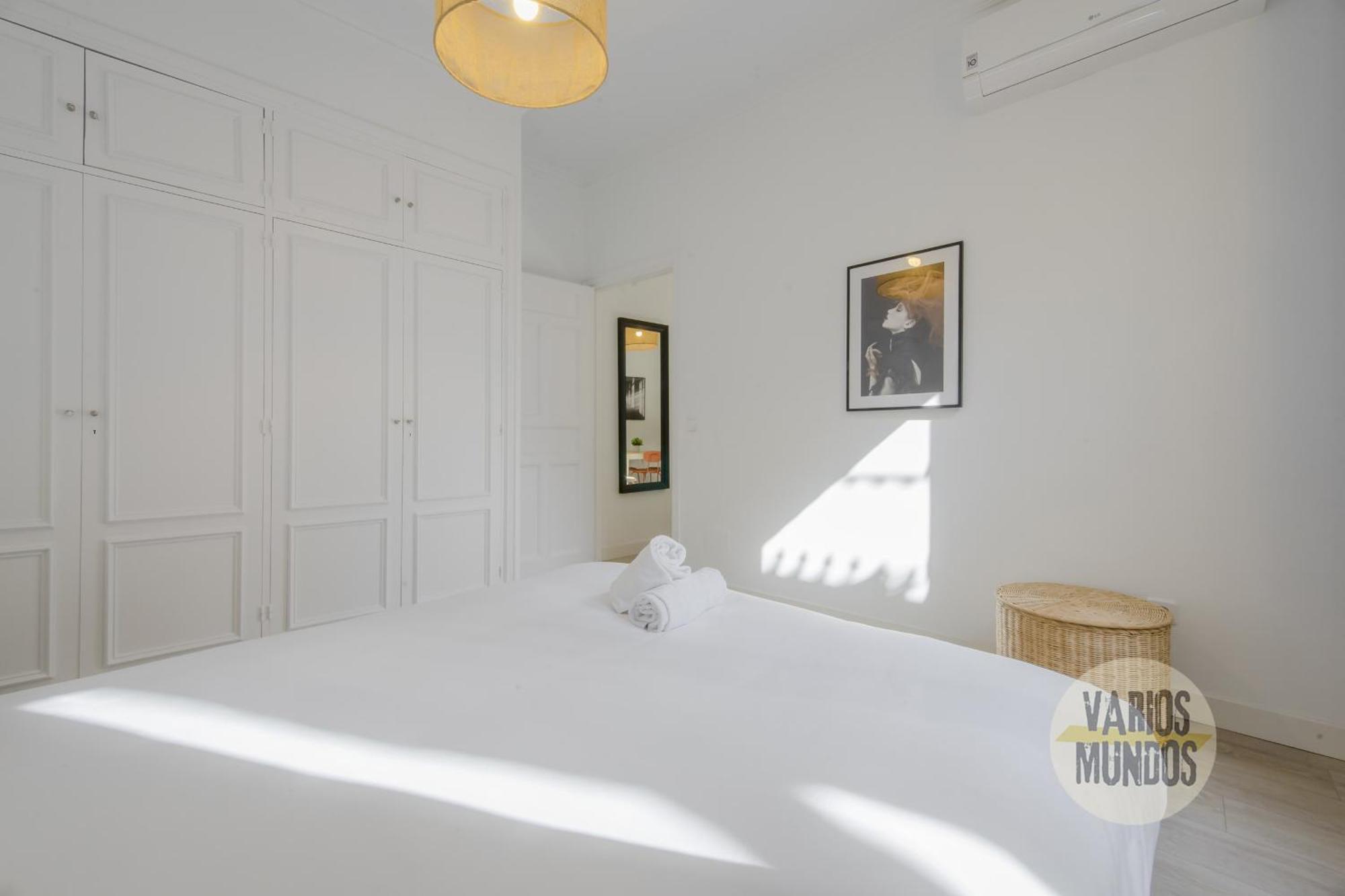 Elegant Apt Para 4Pax En Las Letras-Cortes Madrid Esterno foto